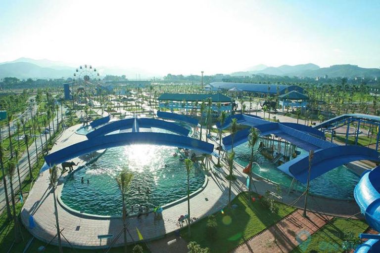 Đảo Ngọc Xanh Resort Phú Thọ sở hữu khu vui chơi giải trí được đầu tư hiện đại, phù hợp mọi lứa tuổi (nguồn: facebook.com)