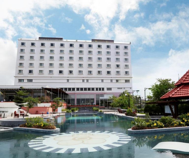 Sài Gòn Đông Hà Hotel sở hữu cảnh quan thiên nhiên trong xanh, mát lành rất phù hợp cho những chuyến nghỉ dưỡng, thư giãn. (nguồn: booking.com)