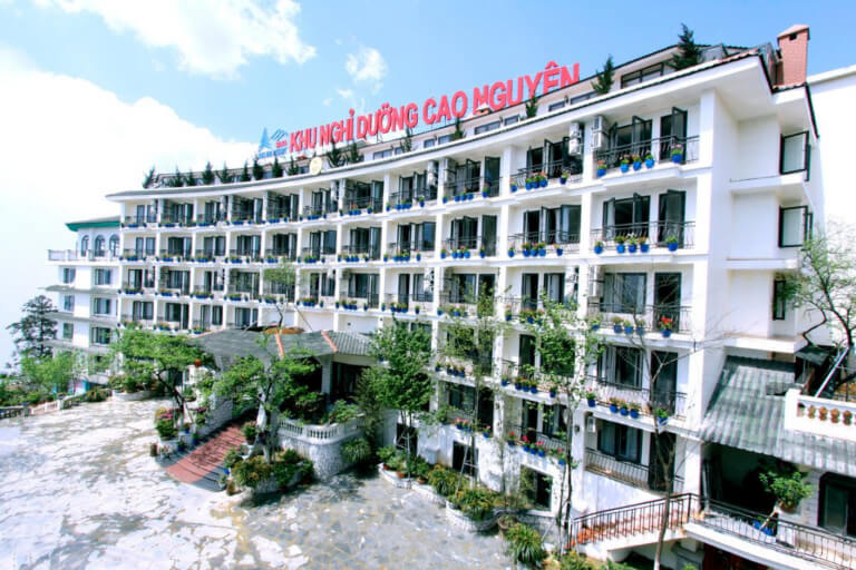 Sapa Highland Resort & Spa nằm tọa lạc trên Phố Thác Bạc 