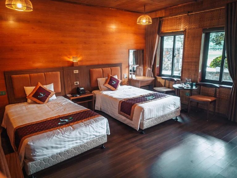 Thiết kế nội thất của phòng Twin tại resort Thung Nham tập trung vào sự hài hòa giữa sự tiện nghi. 