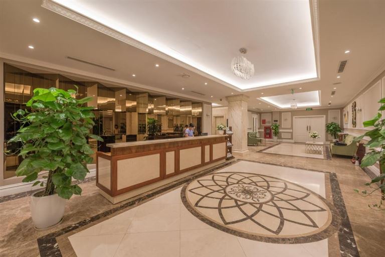 FLC Luxury Resort Vĩnh Phúc mang phong cách kiến trúc châu Âu cổ điển kết hợp với những nét đẹp tự nhiên hoang sơ, trữ tình. 