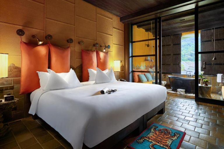 Phòng Junior Suite tại Resort Yên Tử Legacy là lựa chọn hoàn hảo cho những ai muốn trải nghiệm không gian nghỉ dưỡng đẳng cấp và tinh tế.