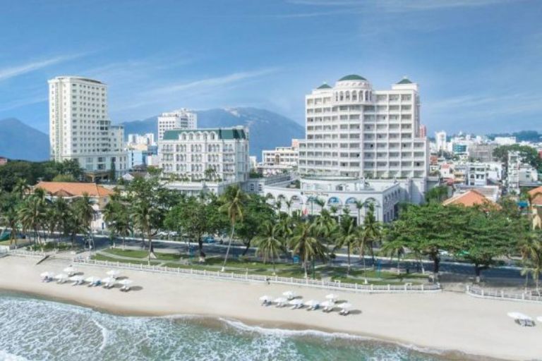 Đừng bỏ lỡ khách sạn 5* Sunrise Nha Trang Beach Hotel & Spa chất lượng hàng đầu cho kỳ nghỉ của bạn nhé. (nguồn: booking.com)