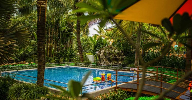 Sunrise Premium Resort Hội An có cả bể bơi trẻ em phù hợp cho mọi lứa tuổi của trẻ (nguồn: agoda.com)