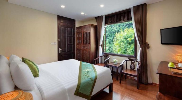 Căn phòng được thiết kế truyền thống mang đậm màu sắc văn hoá của vùng đất Cố đô xưa (nguồn: Booking.com).