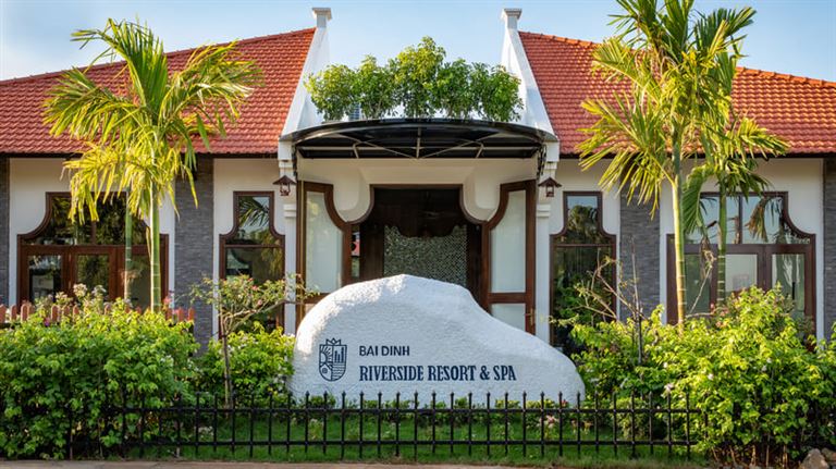 Bái Đính Riverside Resort & Spa tọa lạc ở khu vực chùa Bái Đính, gần với nhiều địa danh nổi tiếng của vùng đất cố đô. 