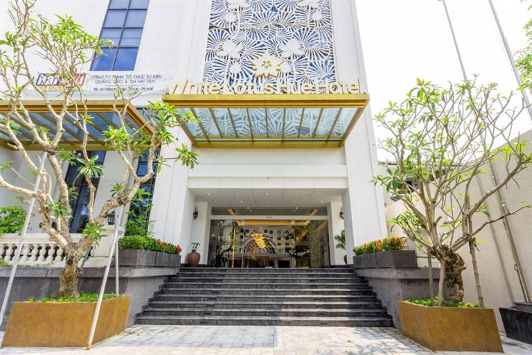 Khách sạn White Lotus Hue Hotel là một trong những khách sạn 4 sao ở Huế được khách du lịch ưu tiên lựa chọn. 