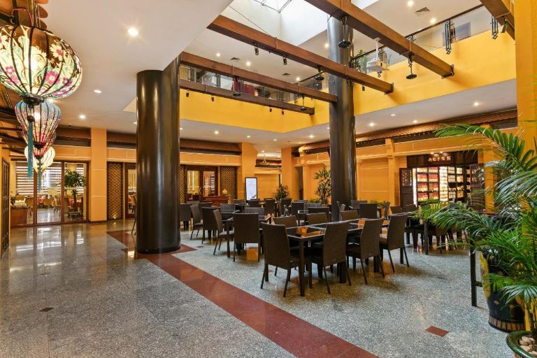 Hạ Long Pearl Hotel có các nhà hàng đa dạng, nơi cung cấp ẩm thực đặc trưng Quảng Ninh. 