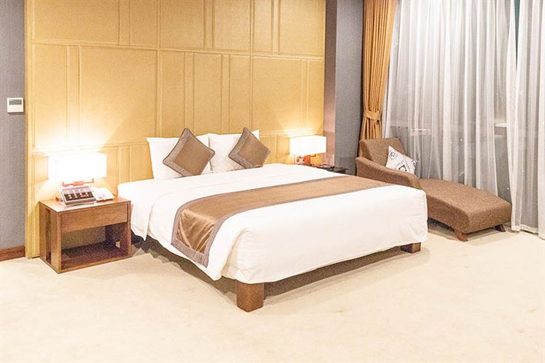 Hạng phòng tiêu chuẩn tại khách sạn Biển Bắc Móng Cái có diện tích khoảng 27 mét vuông, thoải mái cho nhóm khách từ 2 - 3 người lưu trú. 