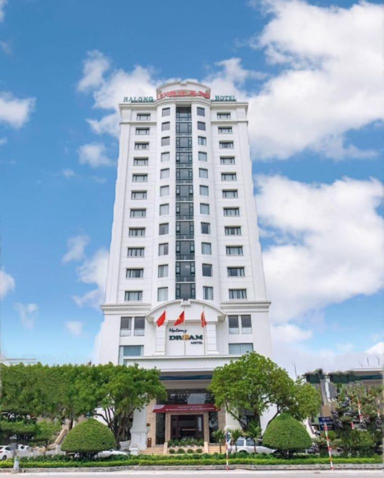 Ha Long Dream Hotel là một trong những khách sạn danh tiếng tại thành phố biển Hạ Long. 