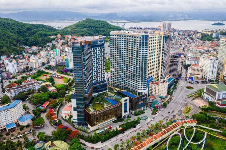 Khách sạn Mường Thanh Luxury Hạ Long là một trong những điểm đến lý tưởng tại vùng biển Hạ Long nổi tiếng của Việt Nam. 