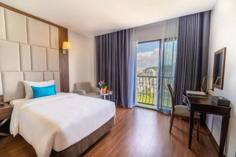 Bạn sẽ có được 145 lựa chọn phòng nghỉ tại Paddington Hotel Halong Bayview. 