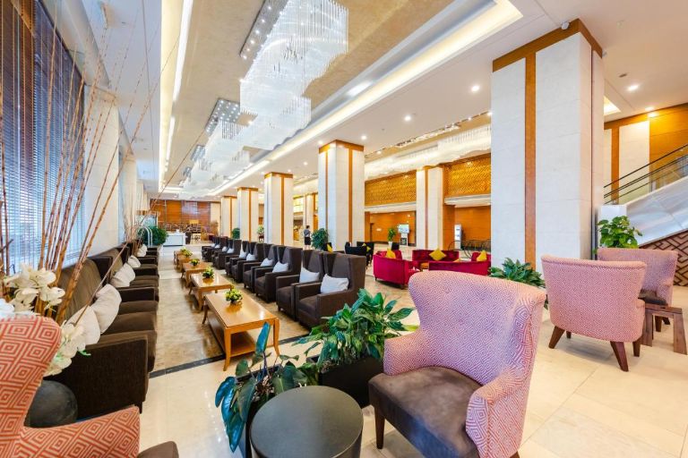 Khách sạn Mường Thanh Luxury Quảng Ninh tự hào với thiết kế hiện đại và sang trọng.