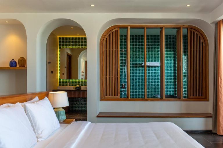 Phòng Executive tại Khách Sạn Le Mint Quy Nhơn mang đến một trải nghiệm lưu trú đẳng cấp với thiết kế tinh tế, sang chảnh.