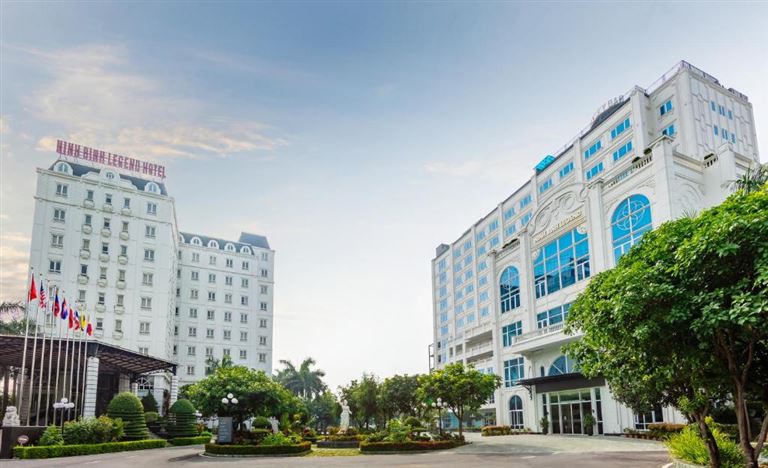 Khách sạn Legend Ninh Bình cớ thời gian hoạt động trên 10 năm và ngày càng phát triển dịch vụ nhằm tối ưu hóa trải nghiệm khách hàng. 