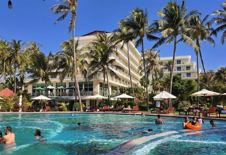 Tổng hợp 7 khách sạn Mũi Né gần biển dịch vụ tốt, view đẹp nhất, được khách hàng đánh giá cao. 