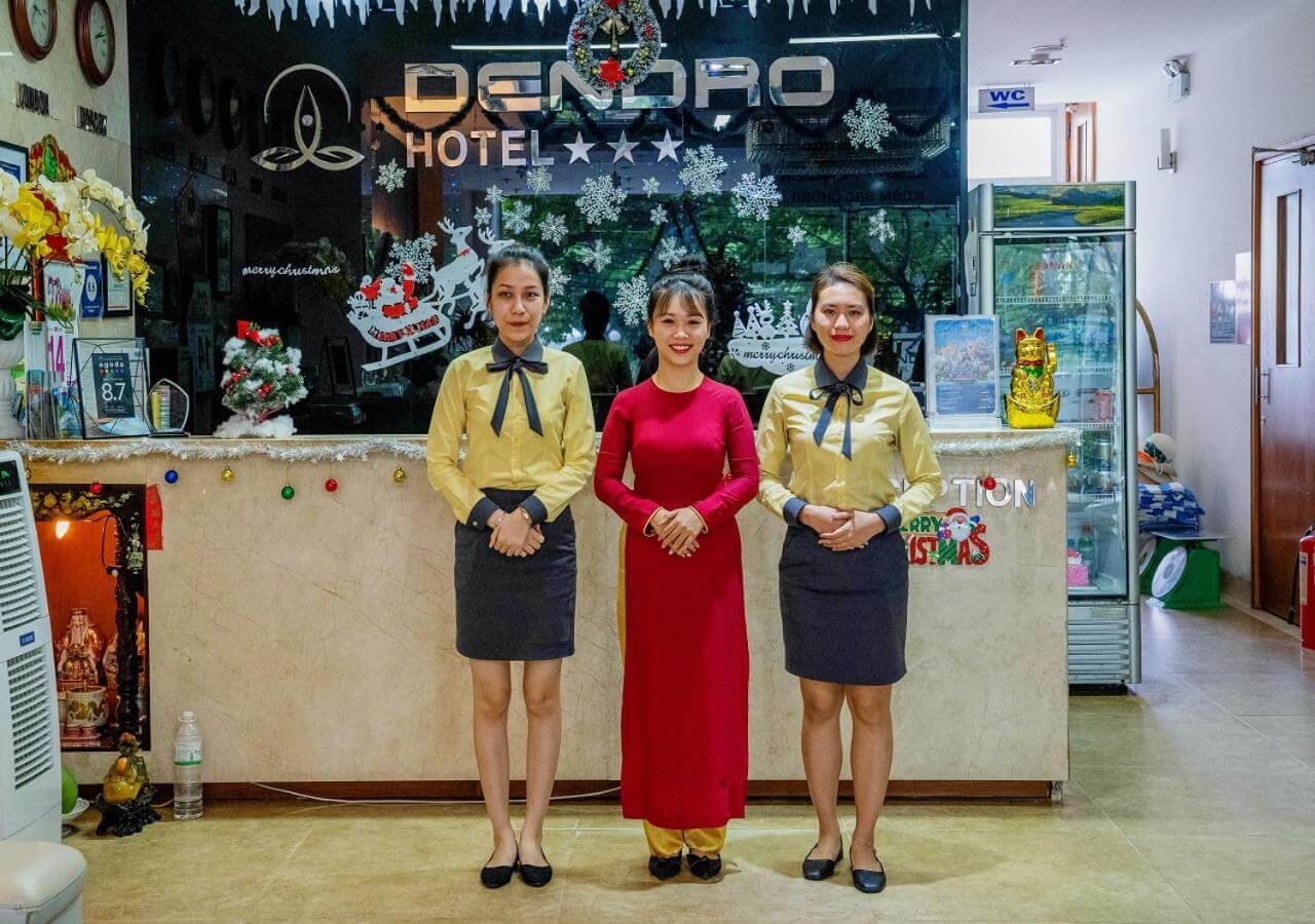 Khách sạn Dendro Nha Trang là khách sạn đạt tiêu chuẩn 3 sao quốc tế, tọa lạc trên con đường vàng Trần Phú nên rất thuận tiện cho việc di chuyển của du khách.