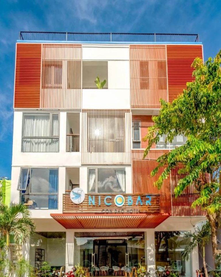 Khách Sạn Nicobar Côn Đảo là một điểm đến lý tưởng cho những ai đang tìm kiếm một kỳ nghỉ thư giãn và đáng nhớ tại đảo Côn Đảo.