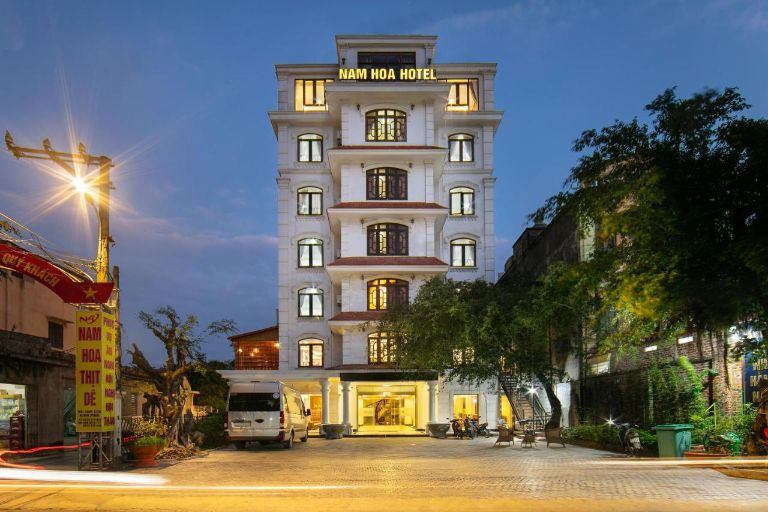 Nam Hoa Hotel sở hữu vị trí đắc địa gần Tràng An và nhiều điểm du lịch nổi tiếng khác (nguồn: Booking.com).