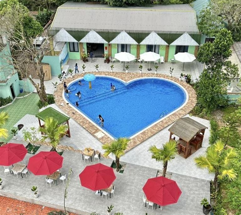 Minh Châu Beach Hotel là một trong những khách sạn Quan Lạn có vị trí gần biển và nhiều điểm du lịch, tham quan nổi tiếng. 
