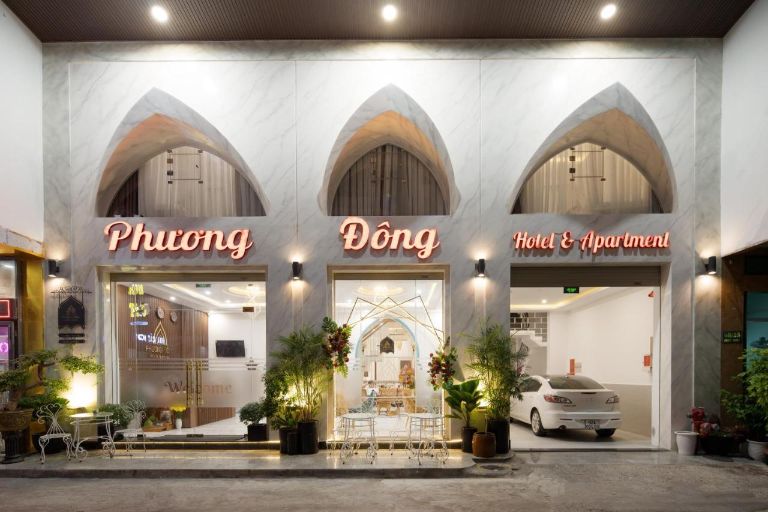  Với vị trí vô cùng thuận lợi và các tiện nghi hiện đại, Phuong Dong Hotel & Apartment hứa hẹn mang đến cho quý khách trải nghiệm đáng nhớ.