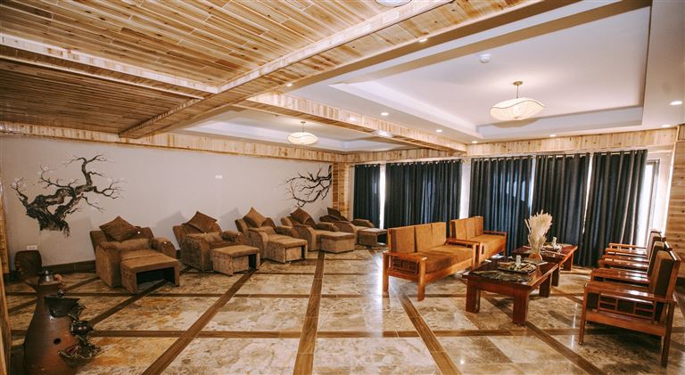 Không gian spa ấm cúng, sang trọng và đậm chất tự nhiên tại khách sạn Sapa Charm. 