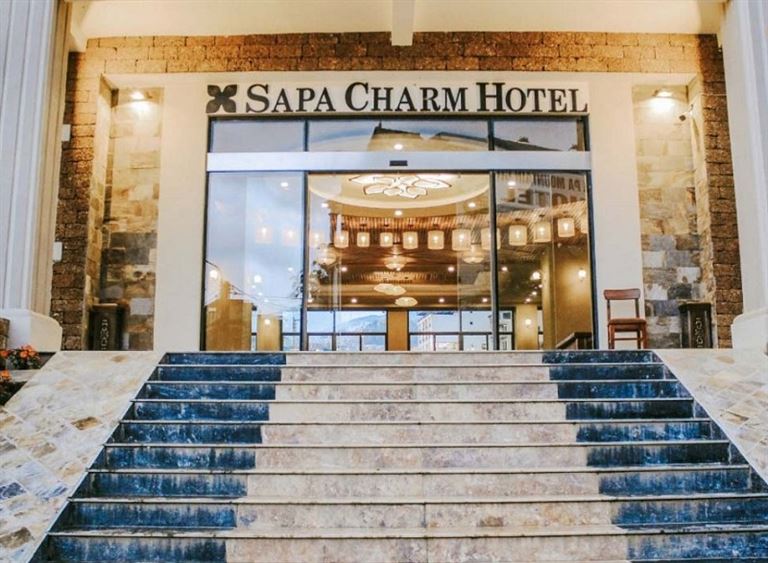 Khách sạn Sapa Charm tọa lạc tại một vị trí yên tĩnh, cách trung tâm thị trấn Sapa chỉ khoảng 10 phút đi bộ. 
