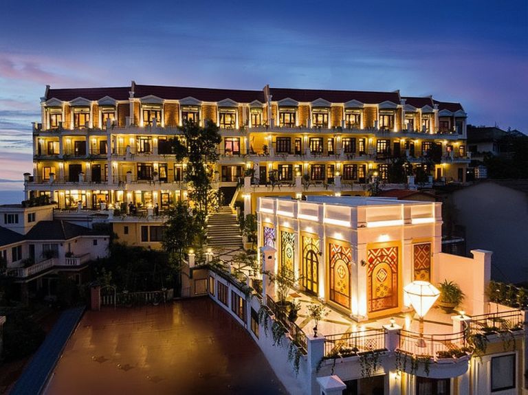 Khách sạn A La Carte Sầm Sơn Thanh Hóa là một khách sạn quốc tế 4 sao có kiến trúc độc đáo (nguồn: Google).