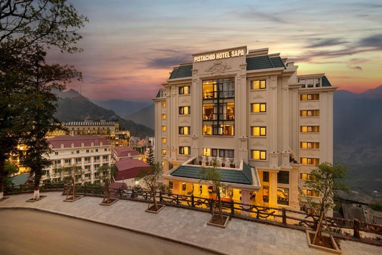 Pistachio Hotel Sapa là một trong những khách sạn Sapa view đẹp có thiết kế châu Âu hiện đại hòa quyện cùng bản sắc dân tộc Việt Nam. 