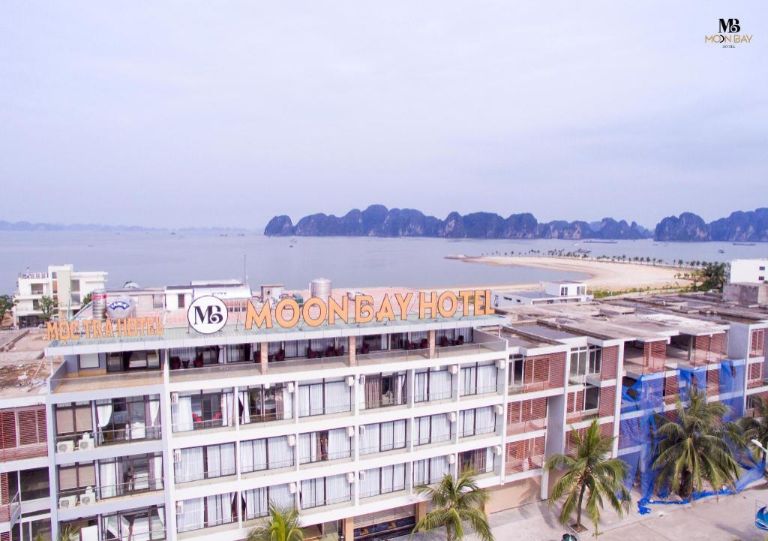 Moon Bay Ha Long Hotel tự hào mang đến trải nghiệm lưu trú đáng nhớ, nơi bạn có thể tận hưởng không gian yên tĩnh và tiện nghi hiện đại. 