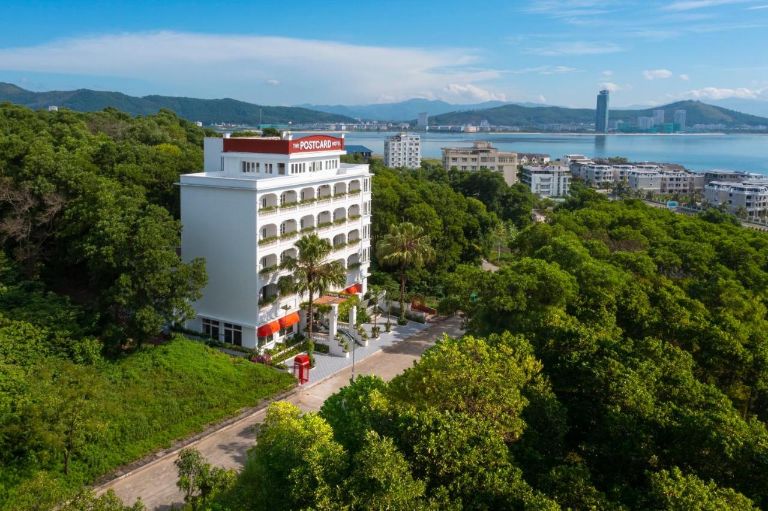 Top 7 khách sạn Tuần Châu sở hữu view biển triệu đô, tiện nghi lưu trú đẳng cấp hàng đầu. 