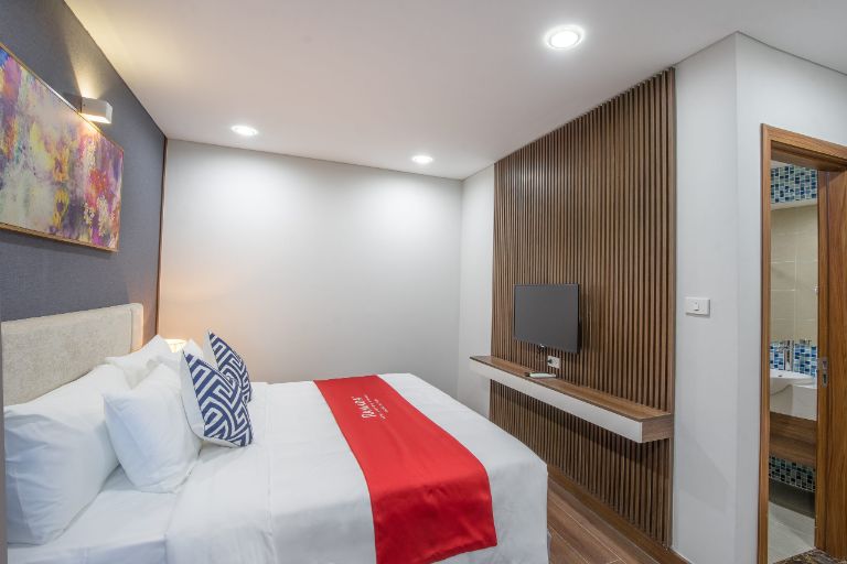 Phòng Junior Suite với diện tích lên đến 75 m2 được thiết kế với phòng tắm, phòng khách và phòng ngủ riêng biệt. 