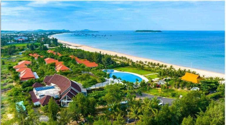 Sao Mai Beach Resort Phú Yên là một khu nghỉ dưỡng ven biển được nhiều du khách yêu thích (nguồn: Booking.com).