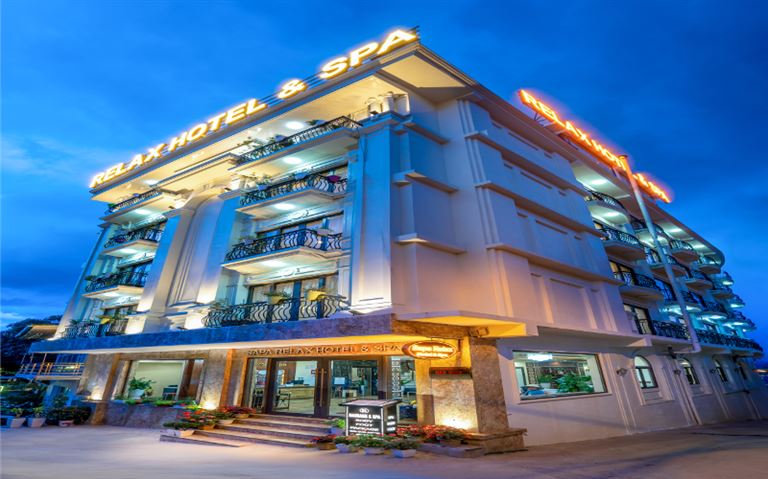 Sapa Relax Hotel & Spa là khách sạn hàng đầu thị trấn mù sương, trang bị hệ thống phòng nghỉ và trang thiết bị chuẩn 4 sao. 