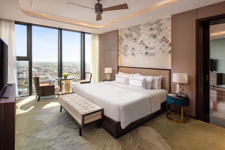 Vinpearl Hotel Huế hứa hẹn sẽ đem đến cho bạn một trải nghiệm nghỉ dưỡng thật thoải mái và riêng tư. 