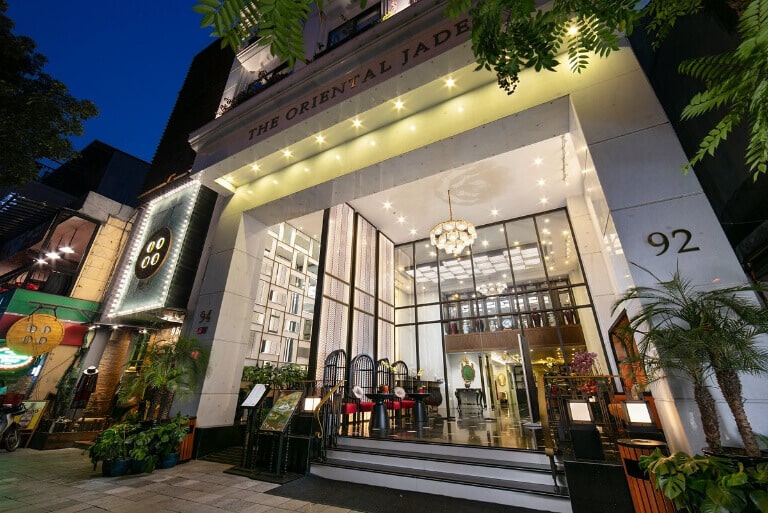 The Oriental Jade Hotel sở hữu 1 vị trí đẹp ngay trung tâm quận Hoàn Kiếm.