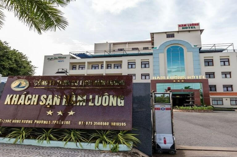 Khách Sạn Hàm Luông Bến Tre được xây dựng theo tiêu chuẩn 3 sao quốc tế, sở hữu 1 vị trí đẹp.