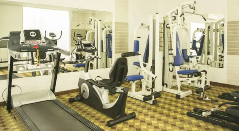 Phòng tập gym tại khách sạn được du khách yêu thích bởi sự đa dạng và đầy đủ máy tập.
