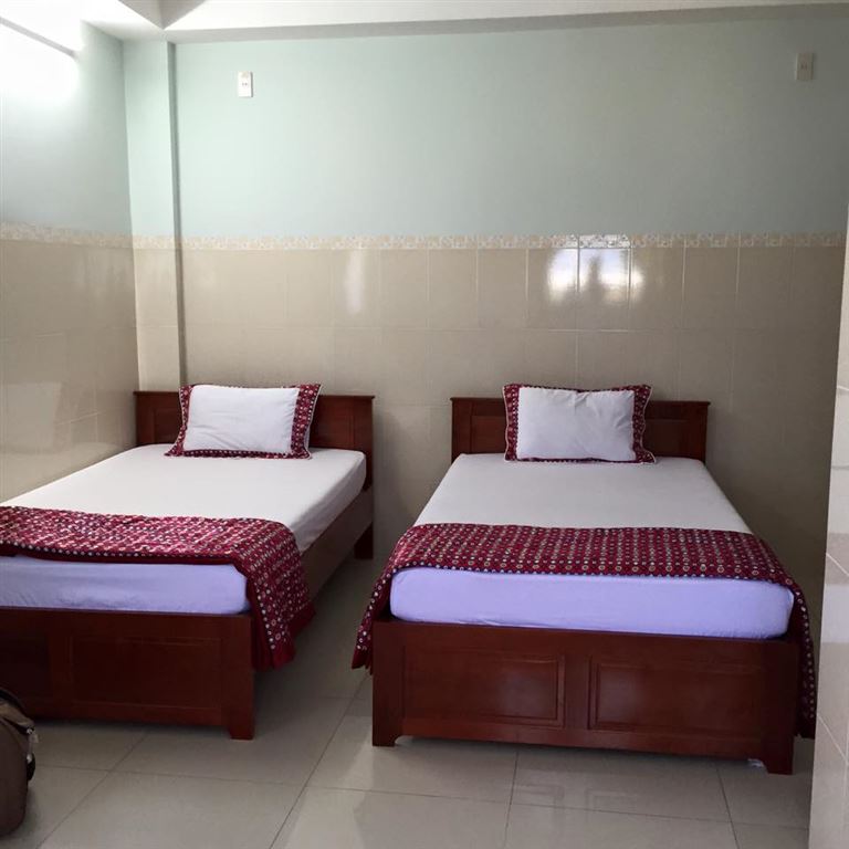 Khách sạn cung cấp phòng giường đôi hoặc giường đơn phù hợp với đa dạng nhu cầu khách hàng. 