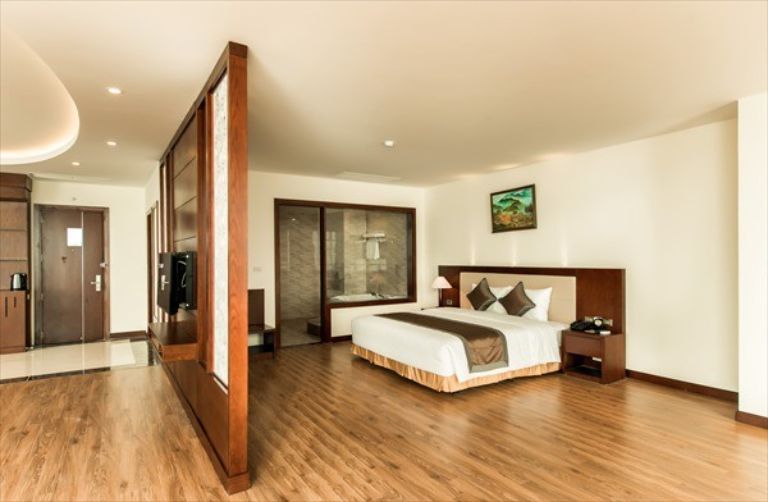 Royal Suite là hạng phòng đẳng cấp nhất của khách Sạn Mường Thanh Grand Cửa Lò (nguồn: Booking.com).