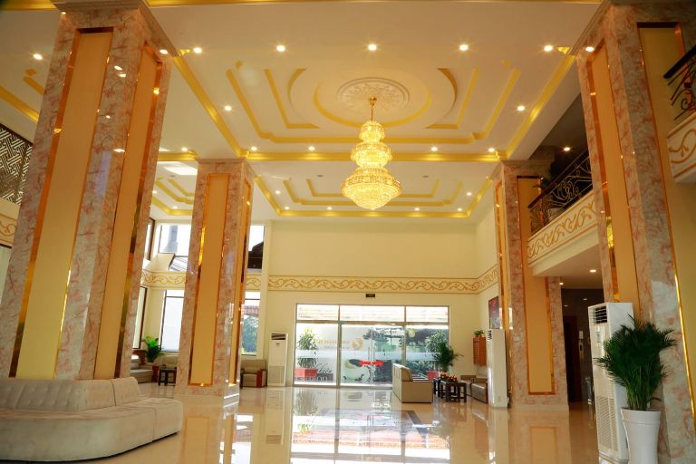 Sảnh khách và chiếc view check in triệu đô của nó đã làm nên tên tuổi cho Khách Sạn Ninh Kiều. 