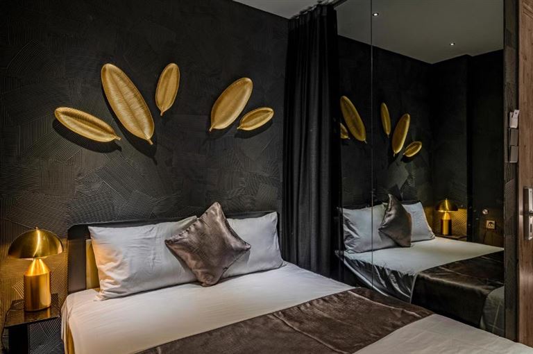 Khách sạn sở hữu đa dạng các loại phòng theo phong cách khác nhau, đem đến trải nghiệm mới lạ cho các cặp đôi. 