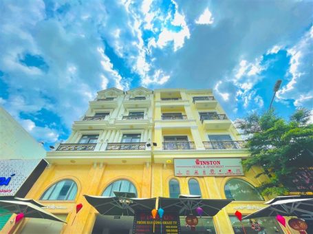 Winston Hotel Riverside là khách sạn Thủ Đức Sài Gòn có view cực đỉnh nhìn ra sông Sài Gòn và tòa Landmark 81.