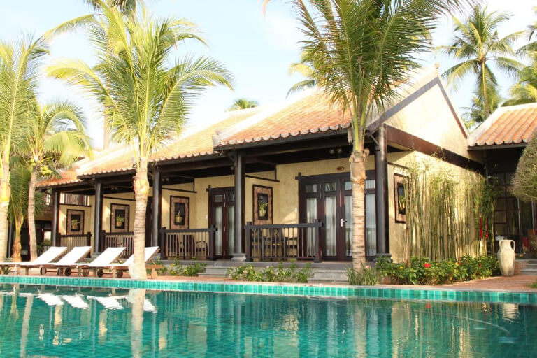 Lotus Village Resort là điểm đến 3 sao mang đến không gian sống bình yên tại Mũi Né.