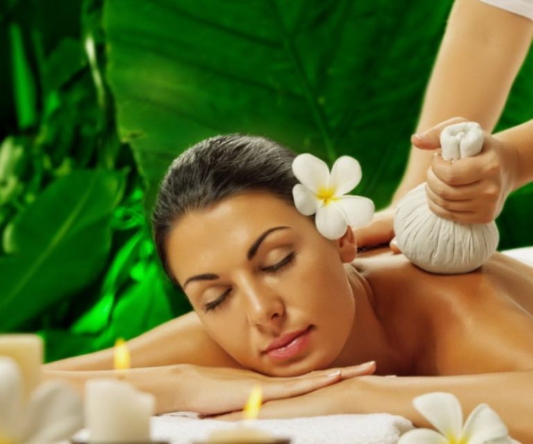 Thư giãn và "yêu thương" cơ thể với liệu pháp Ocien spa tại Little Paris Resort & Spa. 