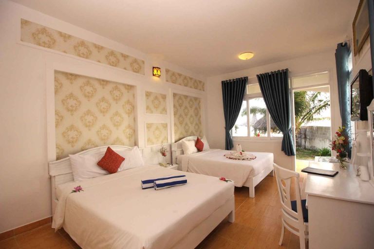 Villa Beach Front có vị trí nằm tại khu vực tầng 2 của các tòa biệt thự villa little paris resort & spa. 