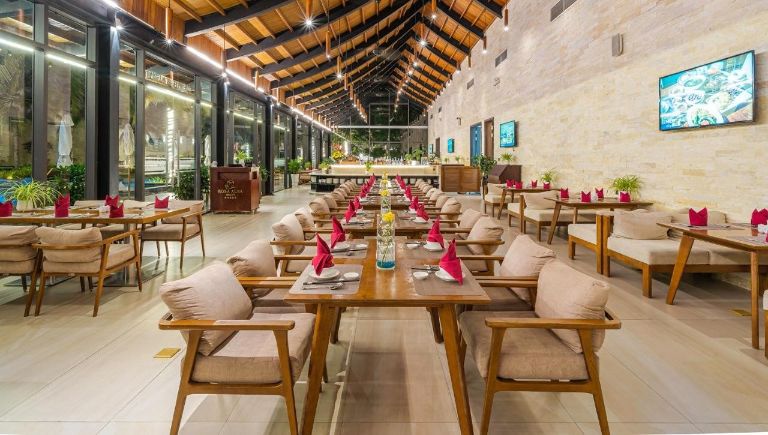 Rosa Alba Villa cung cấp tiện nghi nhà hàng với nhiều món ăn đa dạng, đáp ứng nhu cầu của du khách. 