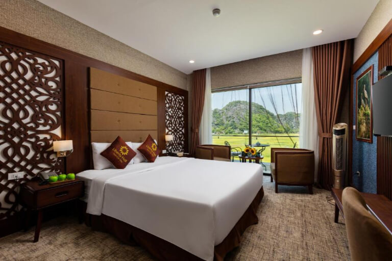 Phòng Suite Junior mang thiết kế hiện đại với chiếc view hướng núi siêu đẹp.