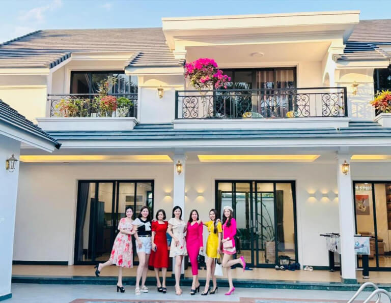 Sapphire Villa Lương Sơn cung cấp hạng biệt thự phù hợp cho nhóm du khách đông người.