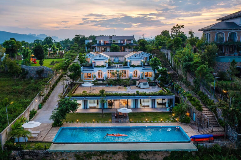 Điểm danh TOP 5 villa biệt thự hồ Đồng Chanh Hòa Bình hot nhất hiện nay. 